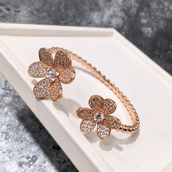 factory price, foreign trade, jewelry, copper plated diamond bracelet, flower opening double flower bracelet 2018, Black
factory price, foreign trade, jewelry, copper plated diamond bracelet, flower opening double flower bracelet 2018, Black