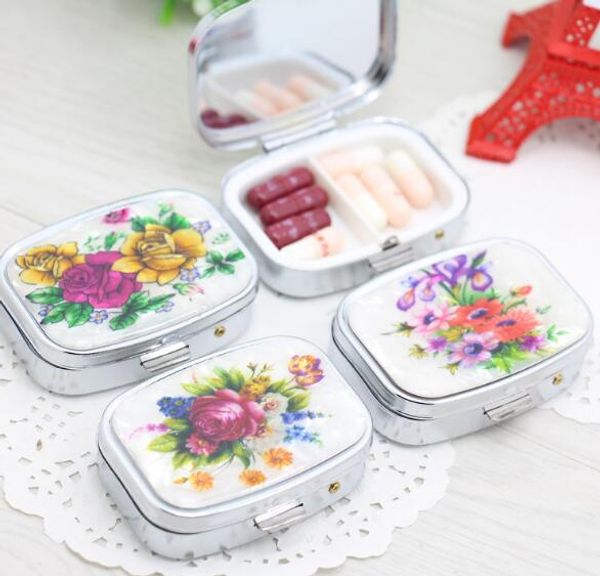 1pcs folding case with mirror organizer portable box flower print makeup storage container
1pcs folding case with mirror organizer portable box flower print makeup storage container