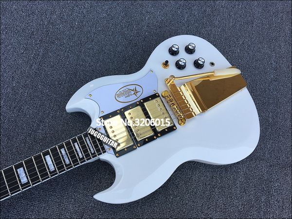 rare gold hardware white sg electric guitar long version maestro vibrola tremolo tailpiece with harpe logo, three golden humbucker pickups
rare gold hardware white sg electric guitar long version maestro vibrola tremolo tailpiece with harpe logo, three golden humbucker pickups