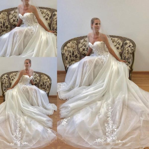 Modern Sweetheart Wedding Dresses Lace Appliques Tulle Sweep Train Bridal Gowns Bodice Lace Up Back 2019 Wedding Vestidos Custom Made
Modern Sweetheart Wedding Dresses Lace Appliques Tulle Sweep Train Bridal Gowns Bodice Lace Up Back 2019 Wedding Vestidos Custom Made