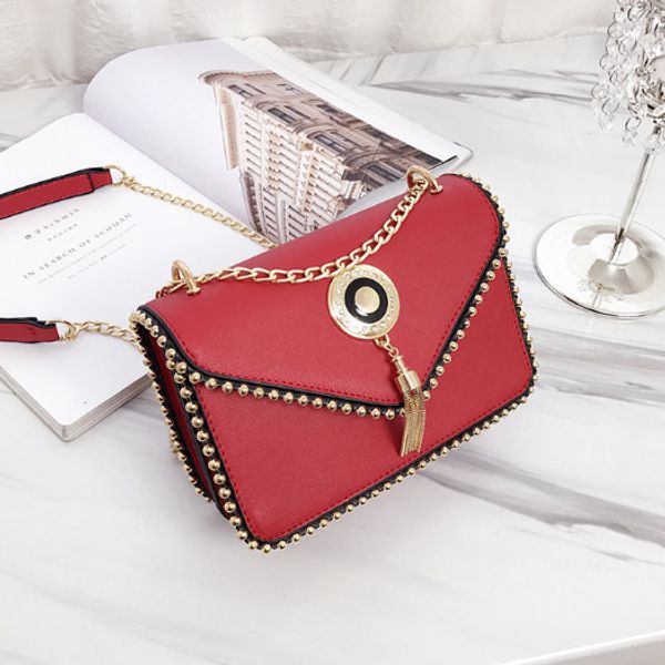 super fire on the new female bag designer's style spring tassel small square bag organ single shoulder oblique cross chain small bag
super fire on the new female bag designer's style spring tassel small square bag organ single shoulder oblique cross chain small bag