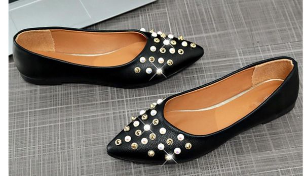 send new style spring and autumn korean shallow mouth flat bottom rivet pointed end women's shoes, Black
send new style spring and autumn korean shallow mouth flat bottom rivet pointed end women's shoes, Black
