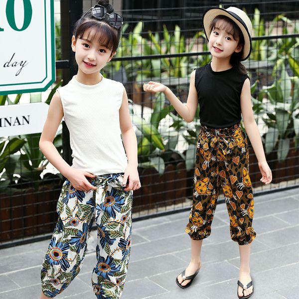 retail 2pcs beautiful bohemia style cotton suit sets for girls summer black&white sleeveless t-shirt+bow tie floral beach pant
retail 2pcs beautiful bohemia style cotton suit sets for girls summer black&white sleeveless t-shirt+bow tie floral beach pant
