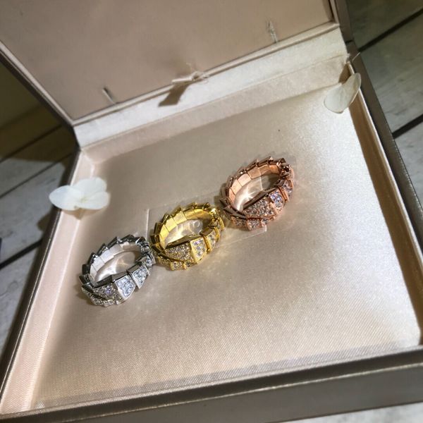 BV Diamond Insert Luxury Brand Designer Women's Rings Solitaire Ring Bling Bling Women's Luxury Jewelry No Box Christmas Gift
BV Diamond Insert Luxury Brand Designer Women's Rings Solitaire Ring Bling Bling Women's Luxury Jewelry No Box Christmas Gift