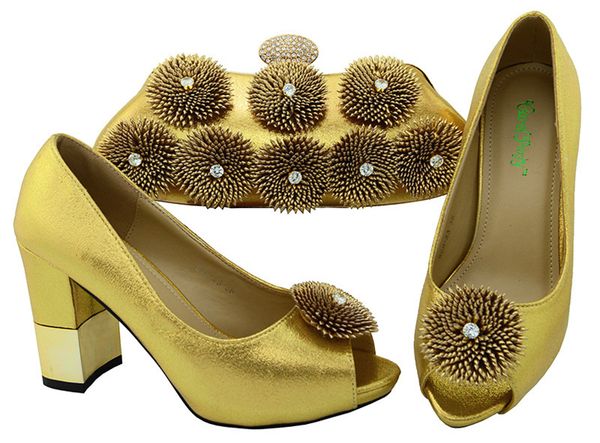 gold ladies pumps with crystal and flower decoration african shoes match handbag set for dress bch-33a,heel 9.7cm, Black
gold ladies pumps with crystal and flower decoration african shoes match handbag set for dress bch-33a,heel 9.7cm, Black
