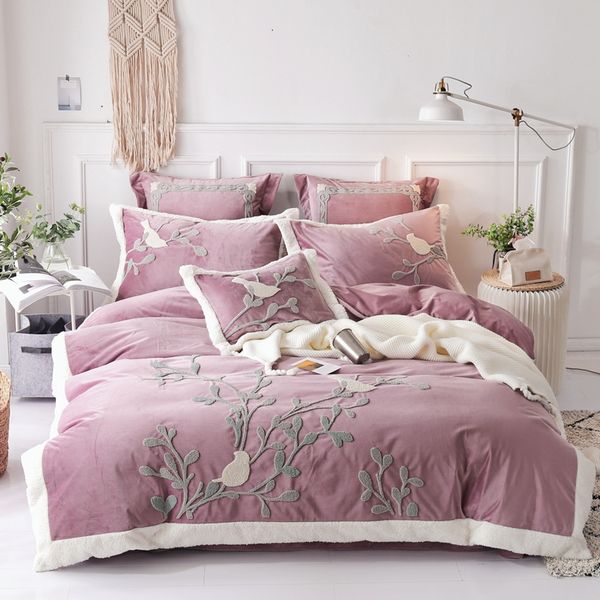 4/7pcs luxury fleece fabric bedding sets birds embroidery bed set double king size duvet cover bed sheet set pillowcase
4/7pcs luxury fleece fabric bedding sets birds embroidery bed set double king size duvet cover bed sheet set pillowcase