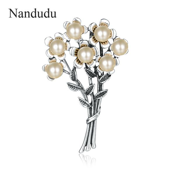 nandudu vintage flower brooches for women scarf simulated pearls antique silver color hijab pin bijuterias jewelry gift x269, Gray
nandudu vintage flower brooches for women scarf simulated pearls antique silver color hijab pin bijuterias jewelry gift x269, Gray