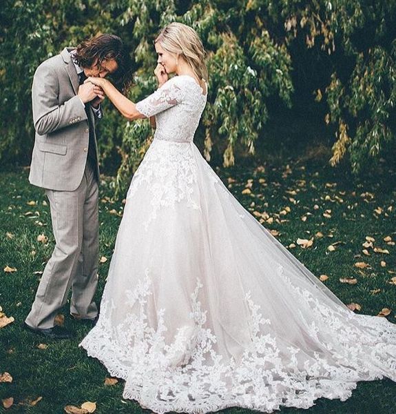 lace ball gown modest wedding dresses with sleeves 2018 puffy princess wedding gowns vintage country western bridal wedding dress buttons, White
lace ball gown modest wedding dresses with sleeves 2018 puffy princess wedding gowns vintage country western bridal wedding dress buttons, White