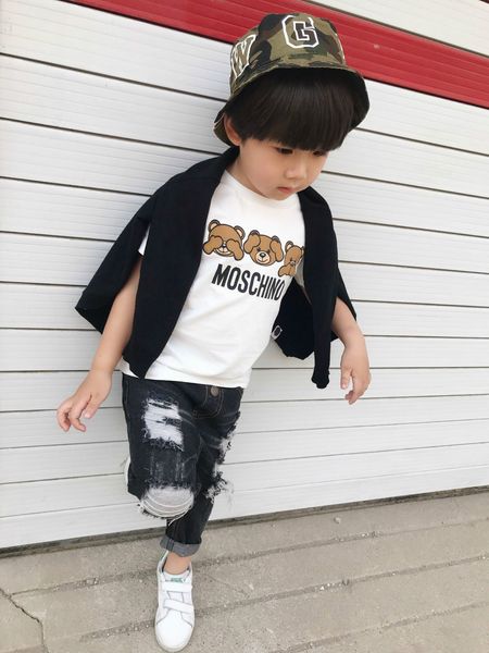 2018 new children's T-shirt cotton fabric baby wear comfortable and breathable with printing technology three bear prints
2018 new children's T-shirt cotton fabric baby wear comfortable and breathable with printing technology three bear prints