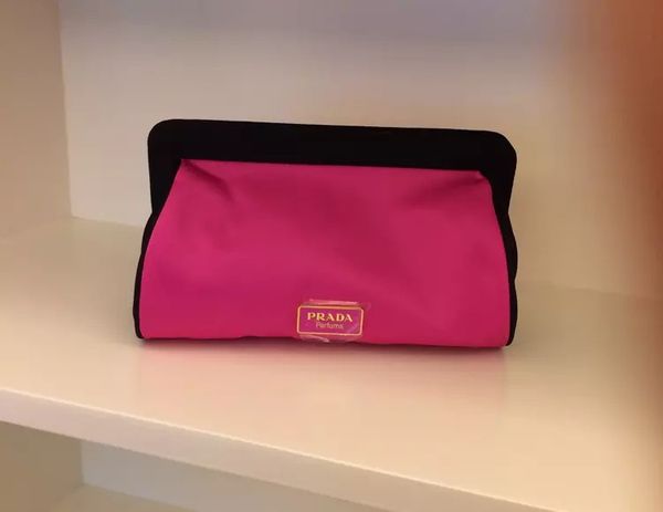 wholesale brand famous cosmetic bag female big wash gargle bag lady fashion hand bag popular wallet
wholesale brand famous cosmetic bag female big wash gargle bag lady fashion hand bag popular wallet