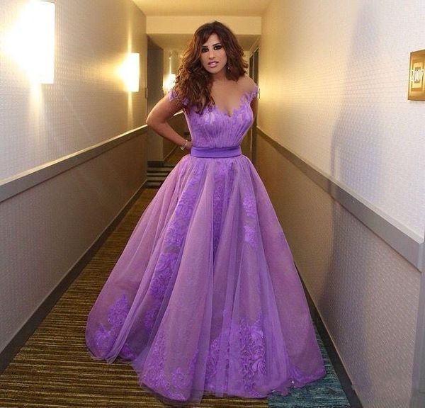 Inspired by Najwa Karam Celebrity Dresses Evening Wear Saudi Arabic Dubai Appliques Purple Violet Formal Prom Gowns Vestidos
Inspired by Najwa Karam Celebrity Dresses Evening Wear Saudi Arabic Dubai Appliques Purple Violet Formal Prom Gowns Vestidos
