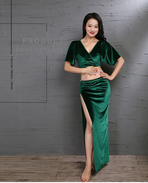 korea velvet dance costume warm 2 piece set dancer practice wear loose long side slit skirt dark green purple, Black;red
korea velvet dance costume warm 2 piece set dancer practice wear loose long side slit skirt dark green purple, Black;red