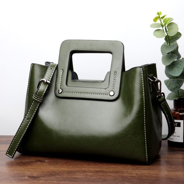 ladies handbag retro shoulder bag genuine leather messenger bag square handle luxury cowhide doctor women's tot
ladies handbag retro shoulder bag genuine leather messenger bag square handle luxury cowhide doctor women's tot