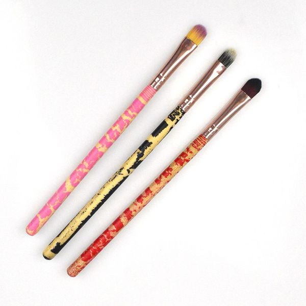 eyeshadow blending makeup brush with painted wooden handle for fashion beauty make up brush
eyeshadow blending makeup brush with painted wooden handle for fashion beauty make up brush