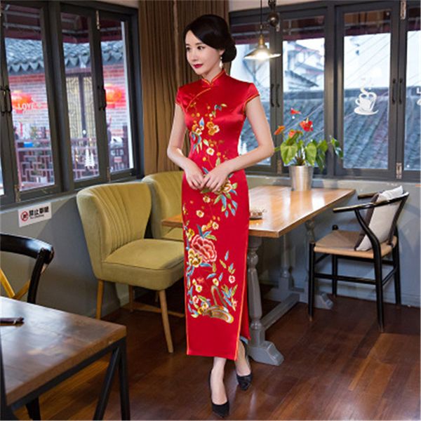 new long red cheongsam dress embroidered bride toast banquet dress slim fashion cheongsam robe de mariee
new long red cheongsam dress embroidered bride toast banquet dress slim fashion cheongsam robe de mariee