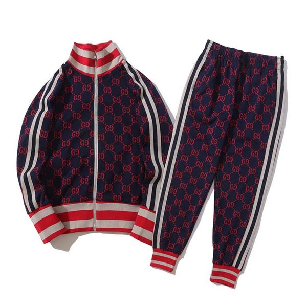 Gucci спортивный костюм красный
