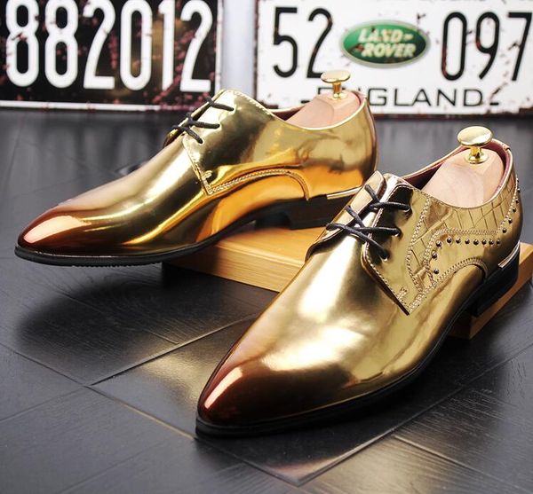 2018 Luxury designers Men Golden black white red shining rivet pointed oxfords Shoes Flats Male Homecoming Dress Wedding Prom Shoes
2018 Luxury designers Men Golden black white red shining rivet pointed oxfords Shoes Flats Male Homecoming Dress Wedding Prom Shoes
