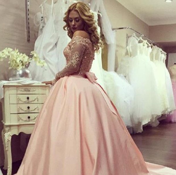 evening dress yousef aljasmi kim kardashian long sleeve off-shoulder bell gown almoda gianninaazar zuhlair murad ziadnakad, Black;pink
evening dress yousef aljasmi kim kardashian long sleeve off-shoulder bell gown almoda gianninaazar zuhlair murad ziadnakad, Black;pink