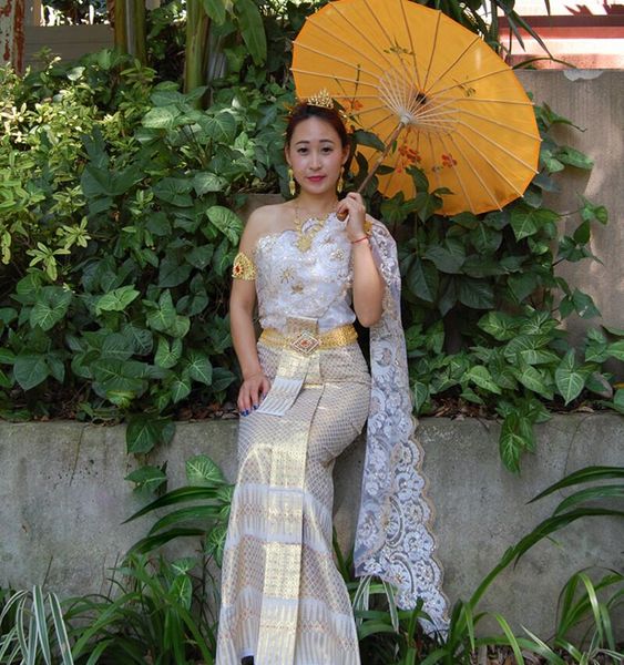 asian minority clothing dai princess thailand wedding dress dai bride white sleeveless single shoulder shawl wedding outfit, Red
asian minority clothing dai princess thailand wedding dress dai bride white sleeveless single shoulder shawl wedding outfit, Red