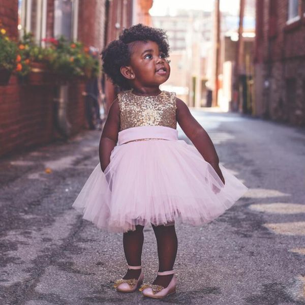cute kids formal dress knee length flower girls' dresses jewel neck sequined sleeveless cut out open back blush pink tulle gown bow sas, White;blue
cute kids formal dress knee length flower girls' dresses jewel neck sequined sleeveless cut out open back blush pink tulle gown bow sas, White;blue