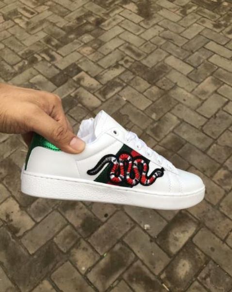 New embroidery nake mall bee tiger head white low cut men women neaker loafer fa hion ca ual flat hoe de iger luxury brand hoe
New embroidery nake mall bee tiger head white low cut men women neaker loafer fa hion ca ual flat hoe de iger luxury brand hoe