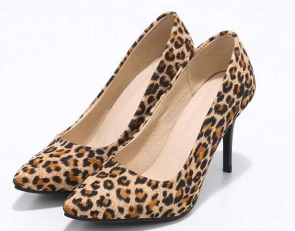 send 2018 spring new style pointed end women high-heeled low help shallow mouth single shoes, Black
send 2018 spring new style pointed end women high-heeled low help shallow mouth single shoes, Black
