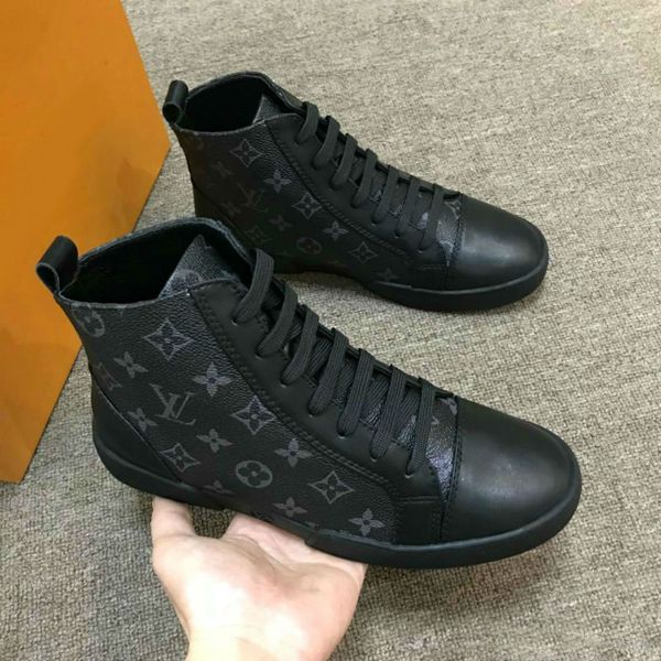 Whole ale on trend luxury brand de igner match up neaker boot trainer ca ual hoe high monogram neaker for men men with box
Whole ale on trend luxury brand de igner match up neaker boot trainer ca ual hoe high monogram neaker for men men with box