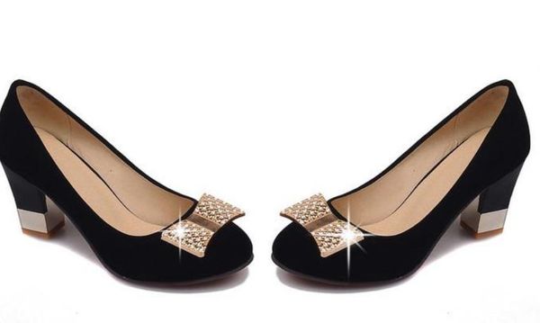 send 2018 spring and autumn women's brides shoes coarse heel water drill high-heeled wedding shoes, Black
send 2018 spring and autumn women's brides shoes coarse heel water drill high-heeled wedding shoes, Black