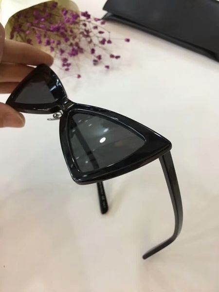 женщины sl207 джерри черный треугольник cateye солнцезащитные очки дизайнер солнцезащитные очки очки вождения очки мода новый в коробке, White;black
женщины sl207 джерри черный треугольник cateye солнцезащитные очки дизайнер солнцезащитные очки очки вождения очки мода новый в коробке, White;black