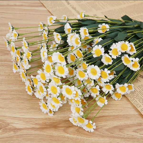 wholesale-1pc vivid artificial daisy flowers 15 heads silk flower for party wedding road lead home decoration 6 colors
wholesale-1pc vivid artificial daisy flowers 15 heads silk flower for party wedding road lead home decoration 6 colors
