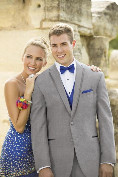 fashionable groomsmen notch lapel groom tuxedos light grey men suits wedding/prom man blazer/bridegroom(jacket+pants+vest+tie)m595, Black;gray
fashionable groomsmen notch lapel groom tuxedos light grey men suits wedding/prom man blazer/bridegroom(jacket+pants+vest+tie)m595, Black;gray