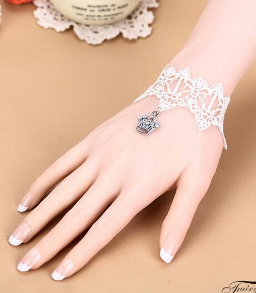 new european and american fashion hand ornaments white lace crown bracelet hand-made bracelet is fashionable and elegant, Golden;silver
new european and american fashion hand ornaments white lace crown bracelet hand-made bracelet is fashionable and elegant, Golden;silver