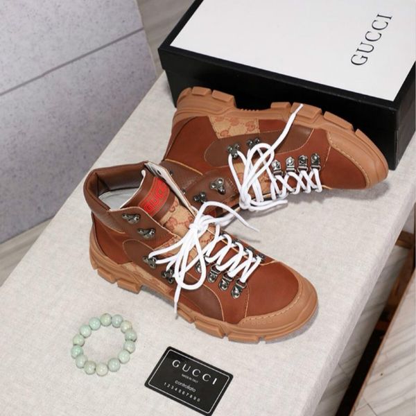 High-end quality latest explosion fashion men's Martin boots top brand luxury men's boots comfortable casual shoes
High-end quality latest explosion fashion men's Martin boots top brand luxury men's boots comfortable casual shoes