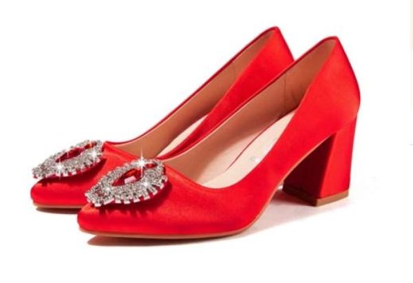 send 2018 bride red heeled women's wedding shoes new style shoes heel 3cm, 5cm,7cm, Black
send 2018 bride red heeled women's wedding shoes new style shoes heel 3cm, 5cm,7cm, Black