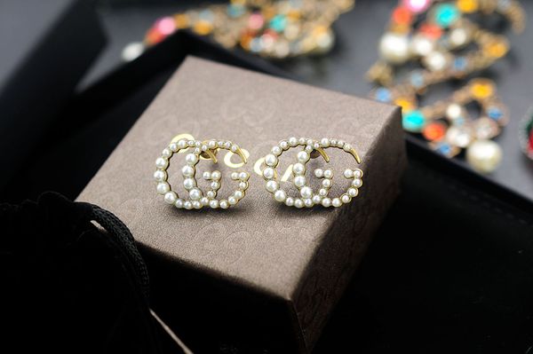 Factory Price High Quality Luxury Letter Pearl diamond Stud Earrings Fashion Bee insect metal earrings With Box
Factory Price High Quality Luxury Letter Pearl diamond Stud Earrings Fashion Bee insect metal earrings With Box