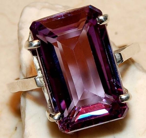 typedesign colorful large purple zircon rings, discoloration at different angles, jade ring jewelry lady diamond rings for women, Golden;silver
typedesign colorful large purple zircon rings, discoloration at different angles, jade ring jewelry lady diamond rings for women, Golden;silver