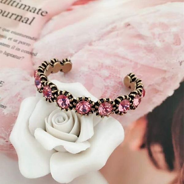 Европа и Америка Горячие моды Женщины Браслеты ювелирные изделия Позолоченные CZ
Европа и Америка Горячие моды Женщины Браслеты ювелирные изделия Позолоченные CZ