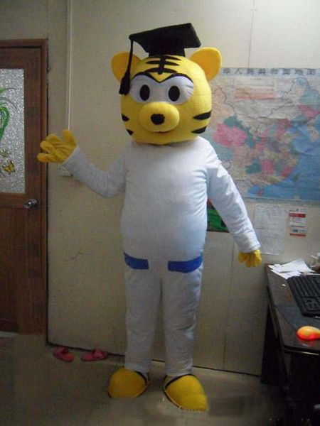 2018 lovely tiger doctor cartoon doll mascot costume ing, Red;yellow
2018 lovely tiger doctor cartoon doll mascot costume ing, Red;yellow