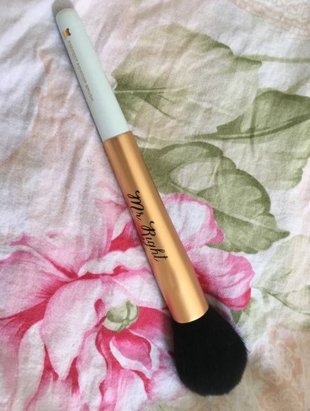 full coverage mr right perfect powder makeup brush foundation gold white black promotion dropship
full coverage mr right perfect powder makeup brush foundation gold white black promotion dropship