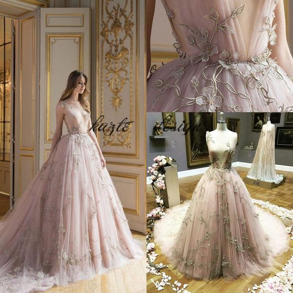 paolo sebastian blush тюль вечерние платья с кружевной аппликацией 2018 скромный шлейф с v-образным вырезом реальное изображение конкурс вып, Black;red
paolo sebastian blush тюль вечерние платья с кружевной аппликацией 2018 скромный шлейф с v-образным вырезом реальное изображение конкурс вып, Black;red
