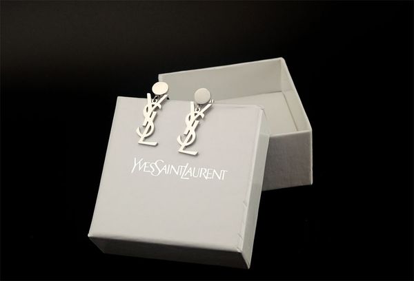 High Quality Celebrity design Women Letter Pendant Earrings Fashion Metal Gold Earring Jewelry With Box
High Quality Celebrity design Women Letter Pendant Earrings Fashion Metal Gold Earring Jewelry With Box