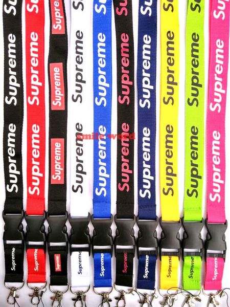 Correias e penduricalhos para celular smileword
Correias e penduricalhos para celular smileword