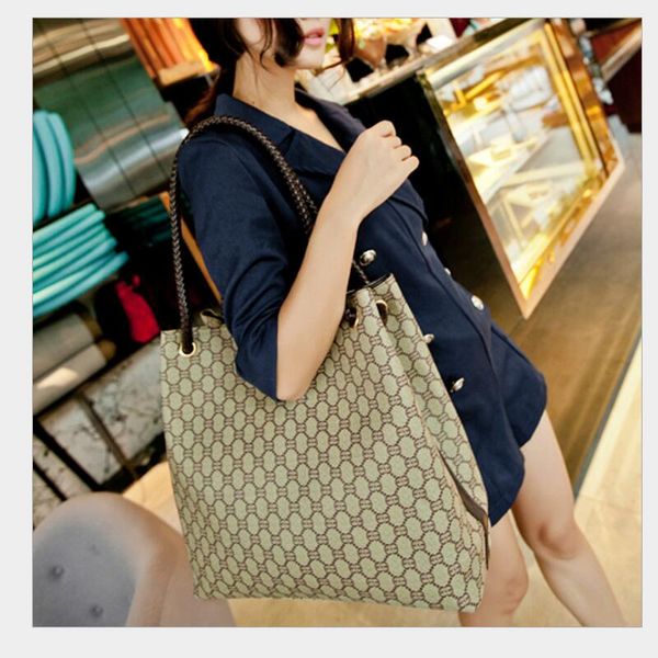 lamaxza 2018 new women handbag shoulder desgin bag leather women handbag casual totes shoulder bag
lamaxza 2018 new women handbag shoulder desgin bag leather women handbag casual totes shoulder bag