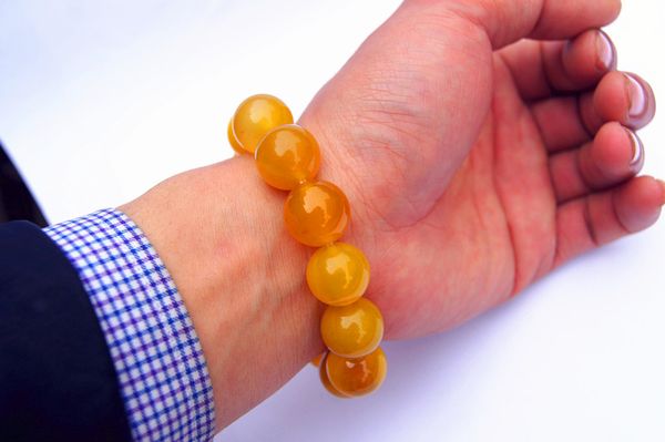 handmade natural orange-red agate beads 15.9 mm 13 beads. the rubber band forms a charming bracelet, Black
handmade natural orange-red agate beads 15.9 mm 13 beads. the rubber band forms a charming bracelet, Black