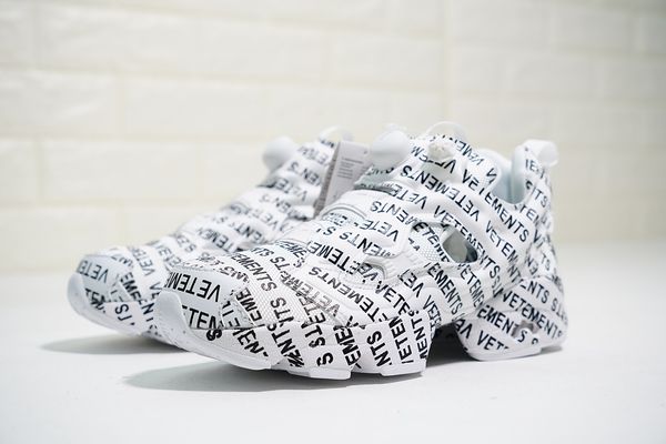 2018 Vetements x Instapump Fury MonogramOG words Sneakers With Original Box Size: 36-44
2018 Vetements x Instapump Fury MonogramOG words Sneakers With Original Box Size: 36-44