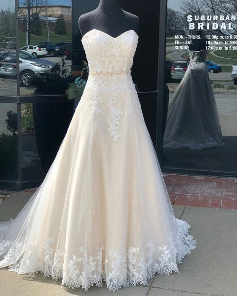 2018 champagne elegant sweetheart summer beach wedding dresses lace appliques crystals belt a line tulle bridal gowns with button covered, White
2018 champagne elegant sweetheart summer beach wedding dresses lace appliques crystals belt a line tulle bridal gowns with button covered, White