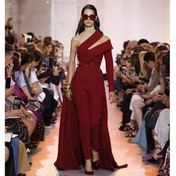 2019 elie saab women jumpsuit with long train one shoulder long sleeve satin sweep train evening dress red formal party gowns, Black;red
2019 elie saab women jumpsuit with long train one shoulder long sleeve satin sweep train evening dress red formal party gowns, Black;red