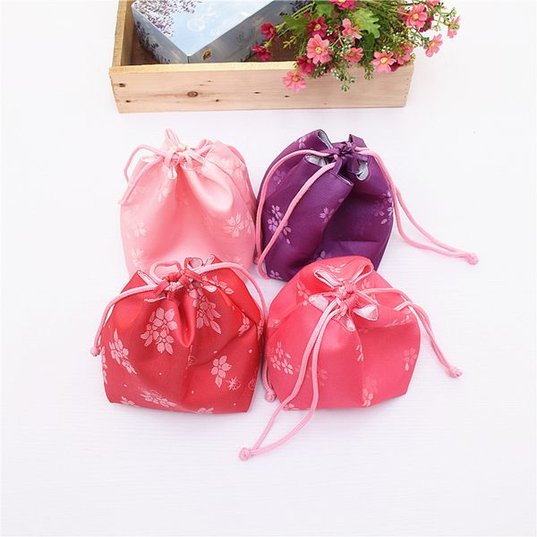 size 24*16 cm women japanese kimono yukata handbag floral drawstring bucket bag japan traditional cosplay costumes a72103, Red
size 24*16 cm women japanese kimono yukata handbag floral drawstring bucket bag japan traditional cosplay costumes a72103, Red