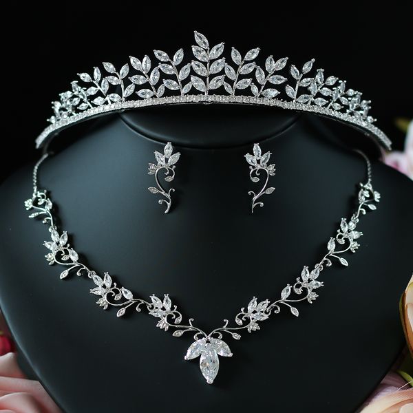 3pcs flower crown set wedding accessory trendy zircon tiara necklace rhinestone crown for bride wedding pageant crowns, Golden;white
3pcs flower crown set wedding accessory trendy zircon tiara necklace rhinestone crown for bride wedding pageant crowns, Golden;white