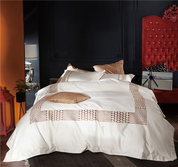 white european golden royal embroidery 100s egyptian cotton bedding set duvet cover bed sheet bed linen pillowcase 4/6pcs
white european golden royal embroidery 100s egyptian cotton bedding set duvet cover bed sheet bed linen pillowcase 4/6pcs